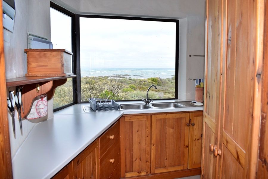 6 Bedroom Property for Sale in Suiderstrand Western Cape